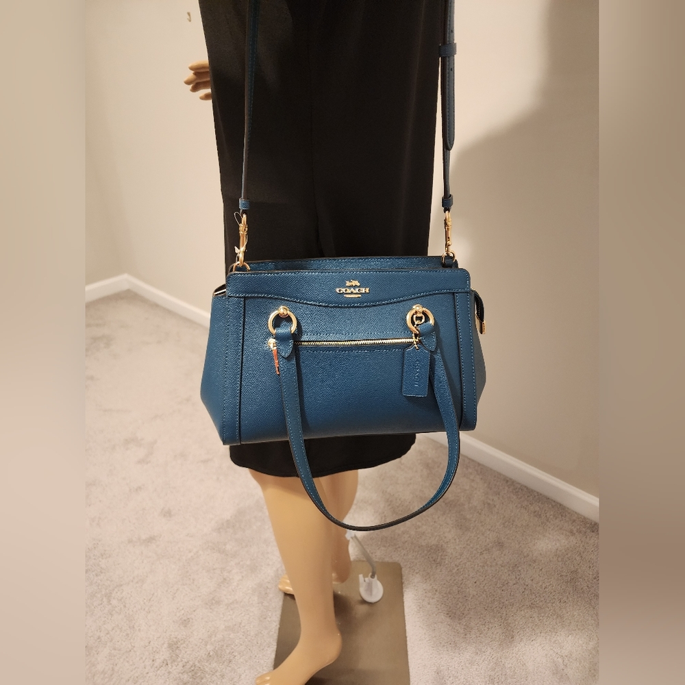 NWT - *AUTHENTIC COACH HANDBAG*